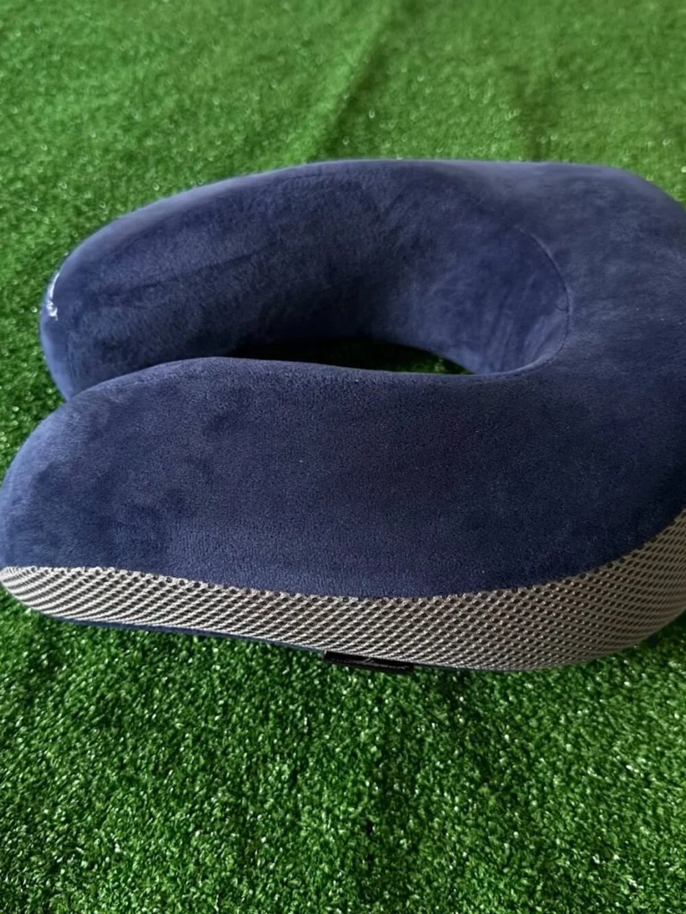 High Sierra HS1214 Travel Neck Pillow 100% Memory Foam Plush Cover Navy Gray